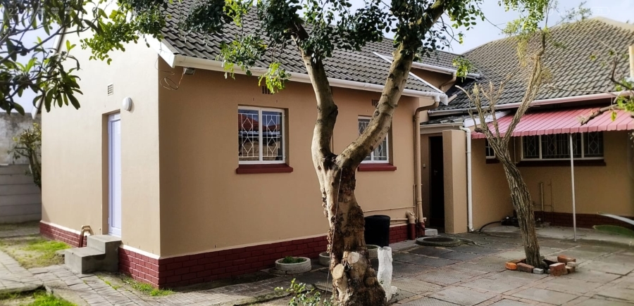 To Let 4 Bedroom Property for Rent in Thornton Western Cape